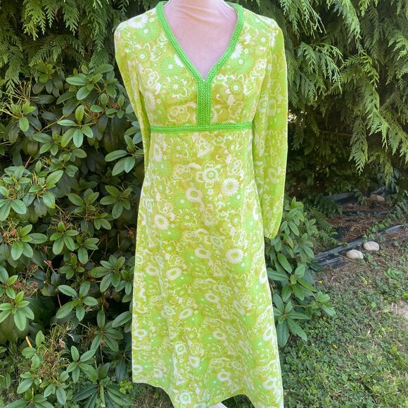 Vintage 1970s Lime Green Floral Long Sleeve Dress – Mod Boho Hippie Style - Picture 1 of 5